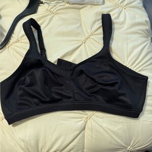 Playtex Black Wireless Comfort Sports Bra with Wide Straps